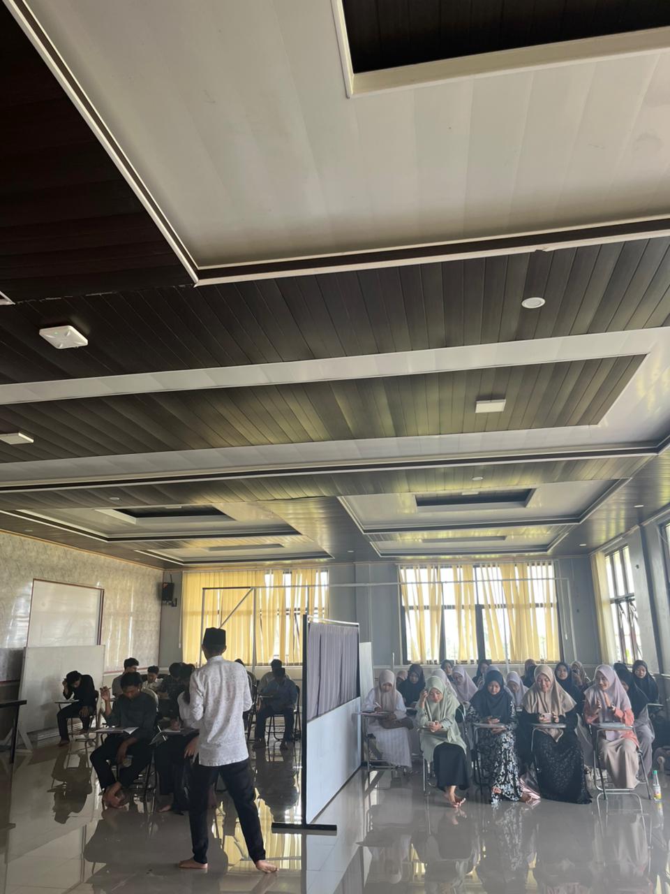 Kegiatan Kursus Persiapan Test Bahasa Meeting 2