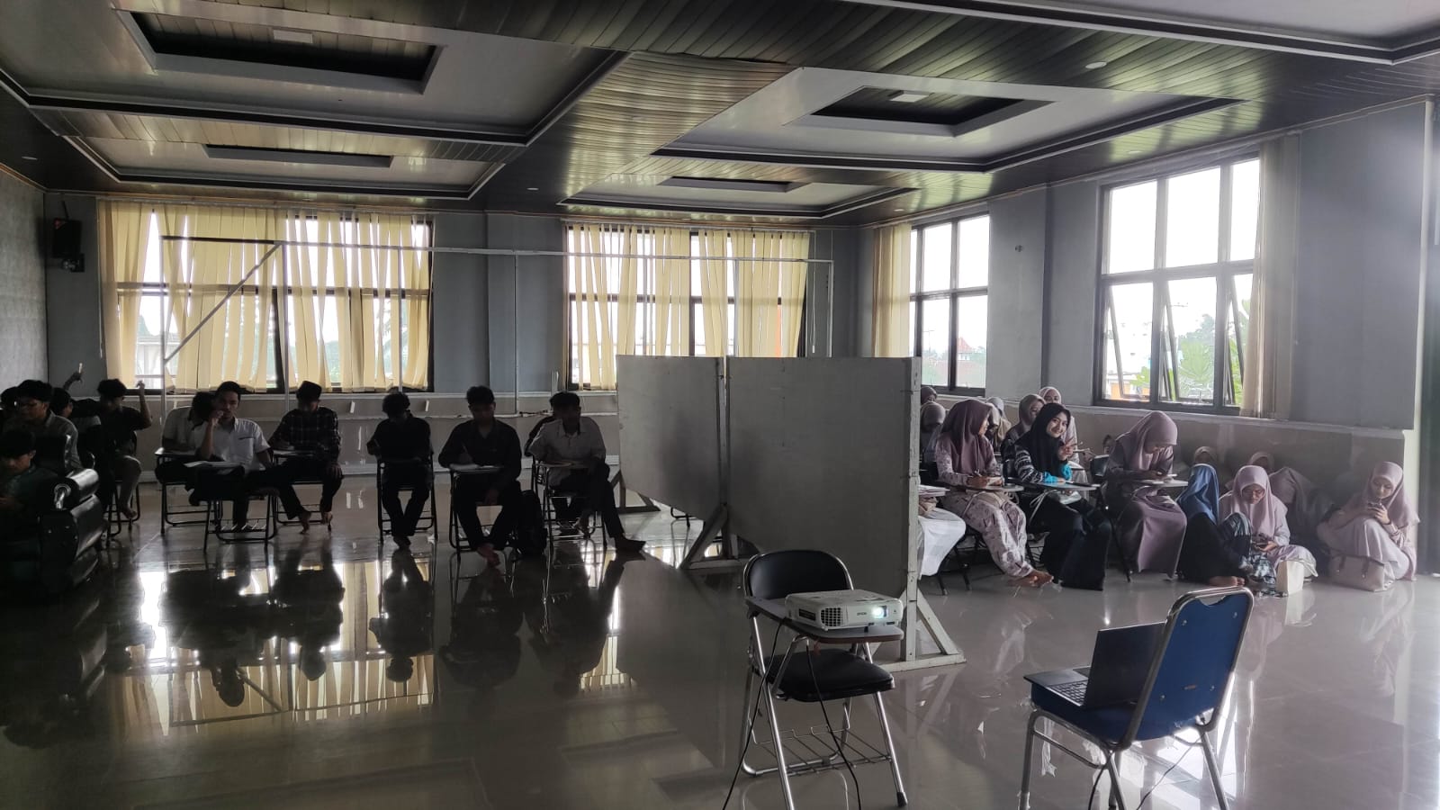 Kegiatan Kursus Persiapan Test Bahasa Meeting 3